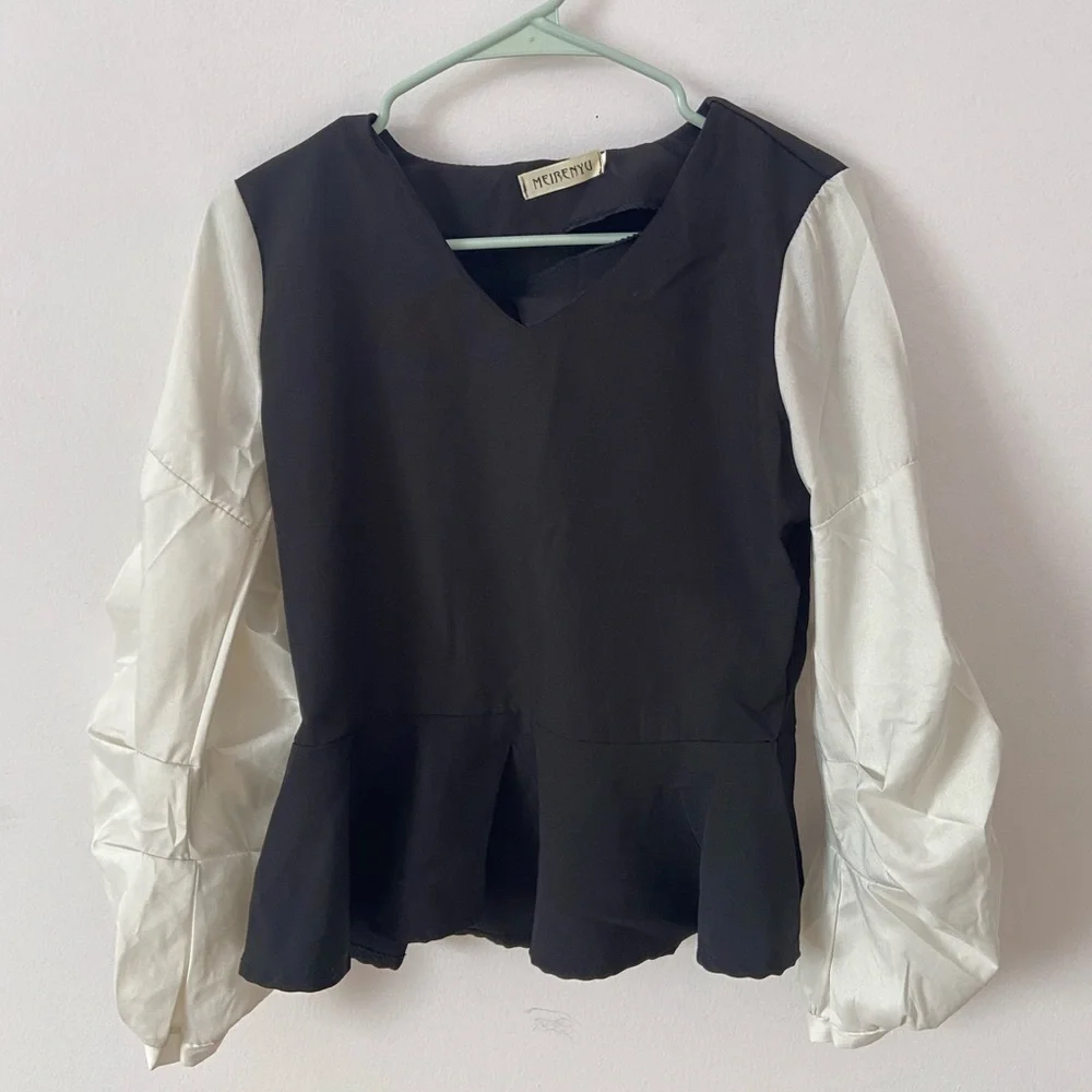 Black & White Puff Sleeve Top - Picture 1 of 4